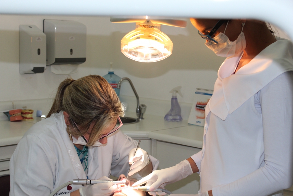 Clínicas Dentista no Jardim Riviera - Cirurgia para Siso